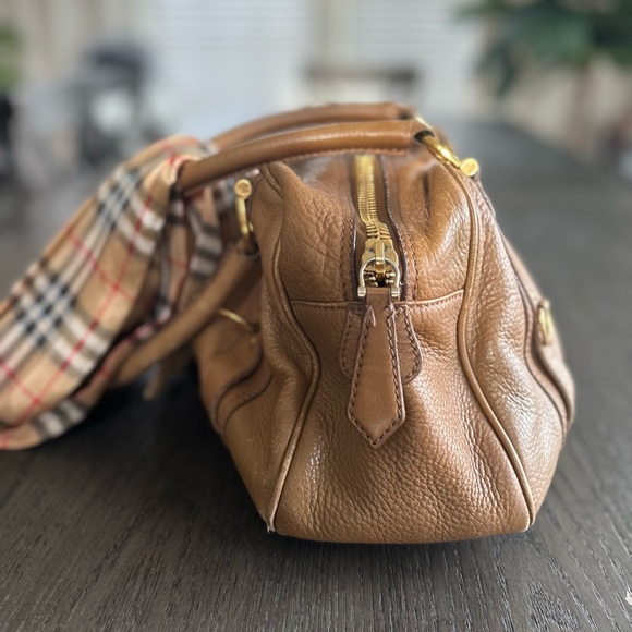 Burberry Vintage Brown Leather Handbag - Picture 3 of 16